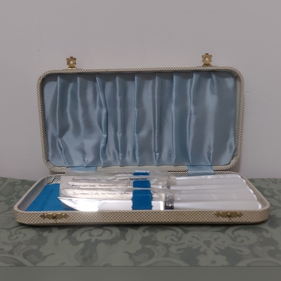 Steak Knife Set with Mother of Pearl Handles, Leppington Cutlass of Sheffield - Picture 5 of 12